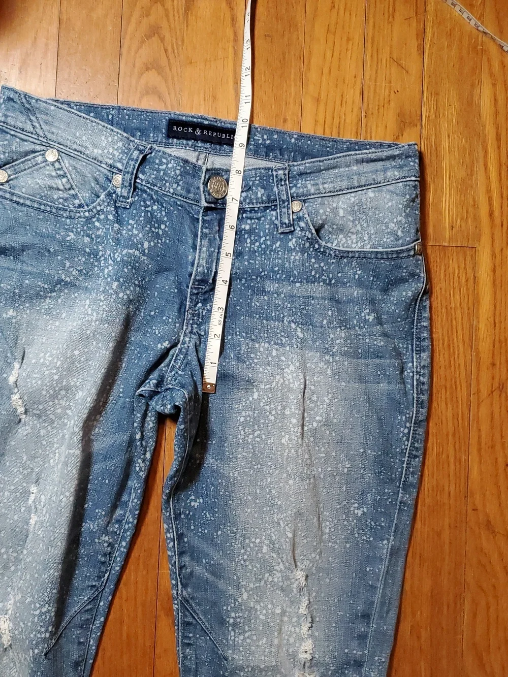 Rock & Republic Blue Skinny Jeans with White Paint-Splatter